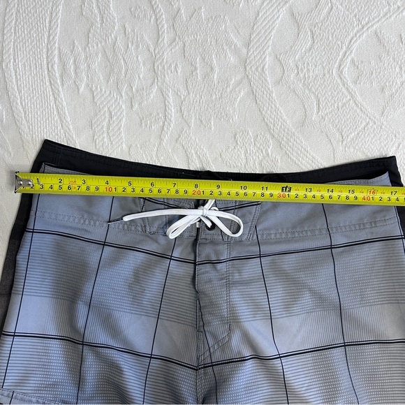 O'Neill & Billabong Board Shorts Men’s size 32 (lot of 2) Unlined Beach Casual - Picture 13 of 14